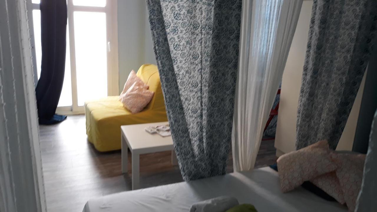 Romantically allured studio next to the center Salonicco Esterno foto